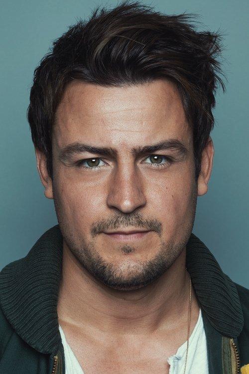 Tyler Hynes fotoğrafı