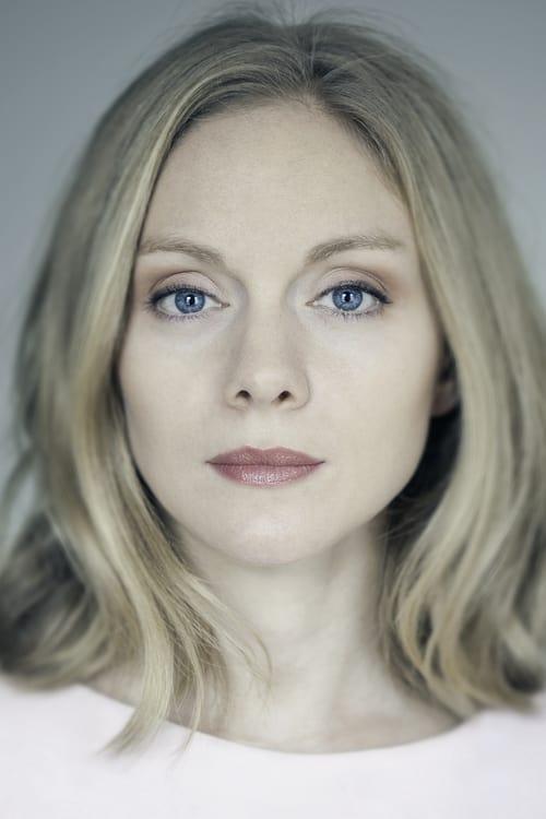 Christina Cole fotoğrafı