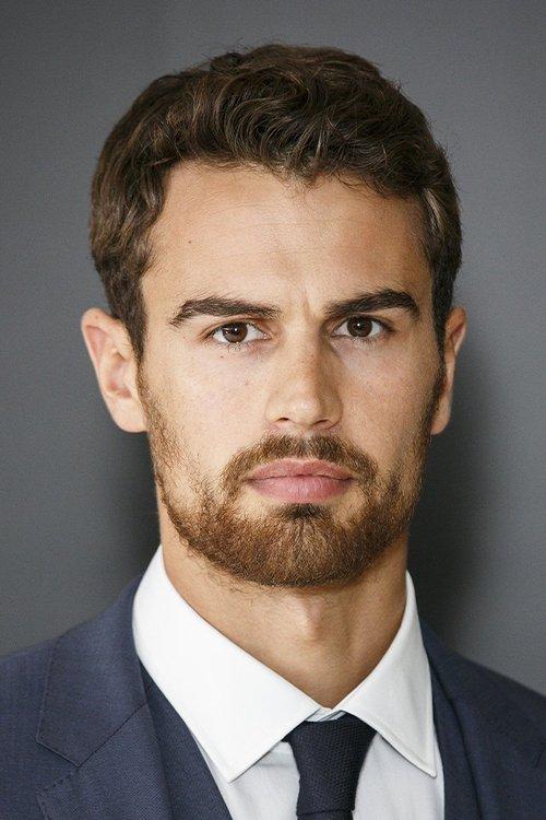 Theo James fotoğrafı