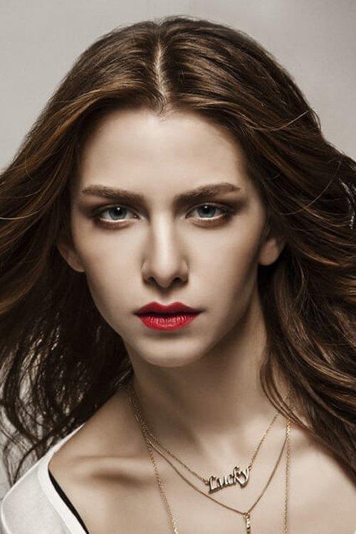 Ezgi Asaroğlu fotoğrafı