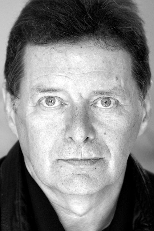George Costigan fotoğrafı