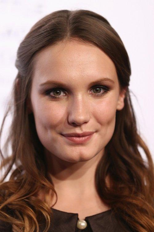 Ana Girardot fotoğrafı