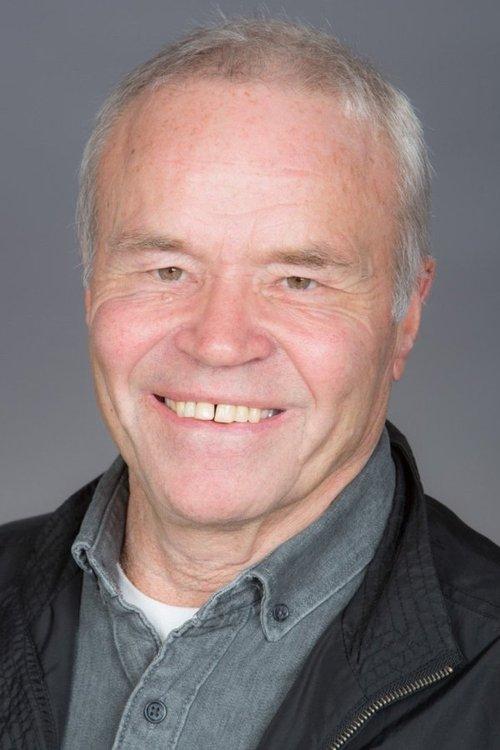 George Sweeney fotoğrafı