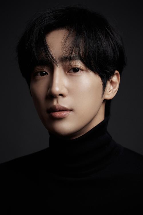 Lee Sang-yeob fotoğrafı