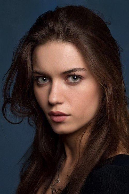 Afra Saraçoğlu fotoğrafı