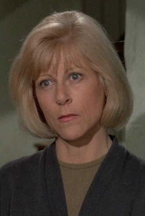 Eléonore Hirt fotoğrafı