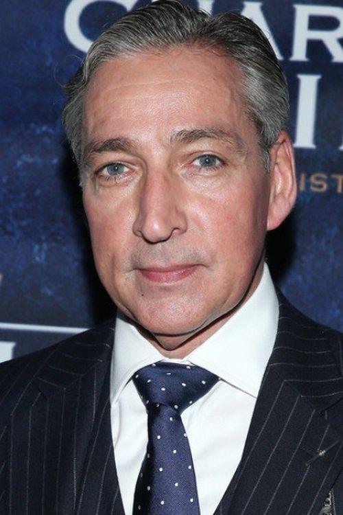 Miles Richardson fotoğrafı