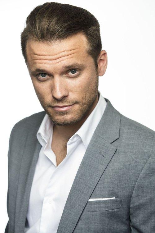 Karl Girolamo fotoğrafı