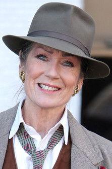 Lorraine Chase fotoğrafı