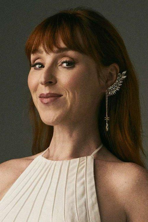 Ruth Connell fotoğrafı