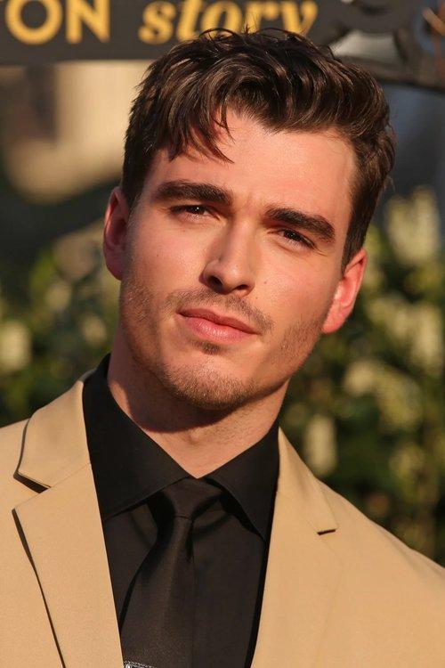 Corey Mylchreest fotoğrafı