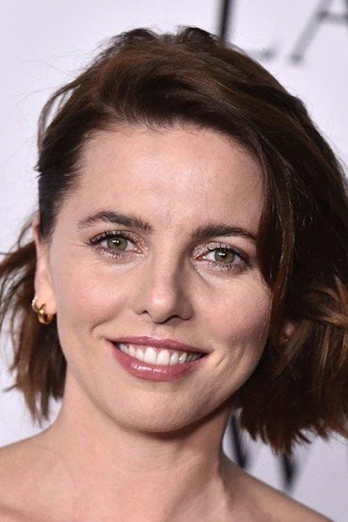 Ophelia Lovibond fotoğrafı