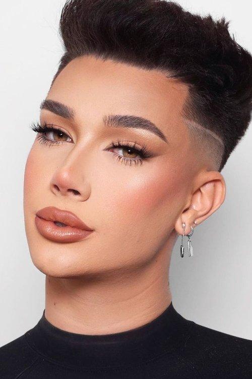 James Charles fotoğrafı