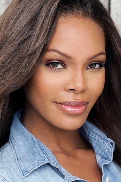 Crystle Stewart fotoğrafı