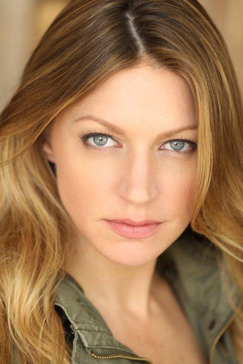 Jes Macallan fotoğrafı
