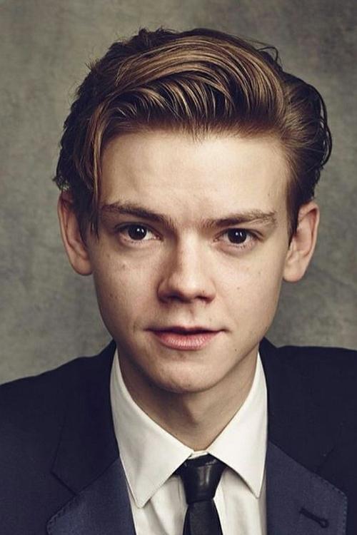 Thomas Brodie-Sangster fotoğrafı