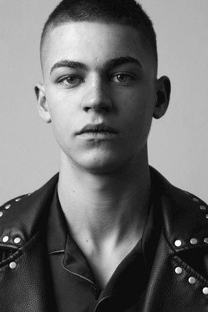 Hero Fiennes Tiffin fotoğrafı