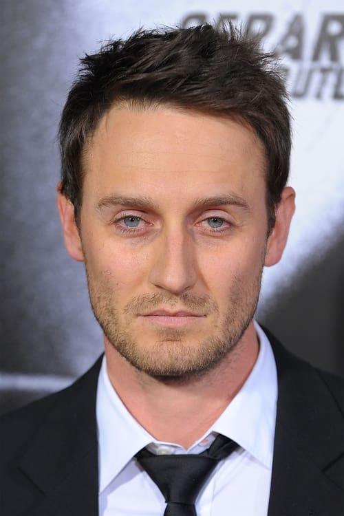 Josh Stewart fotoğrafı