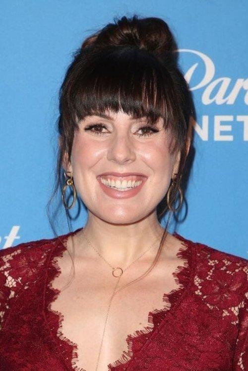 Caitlin Barlow fotoğrafı