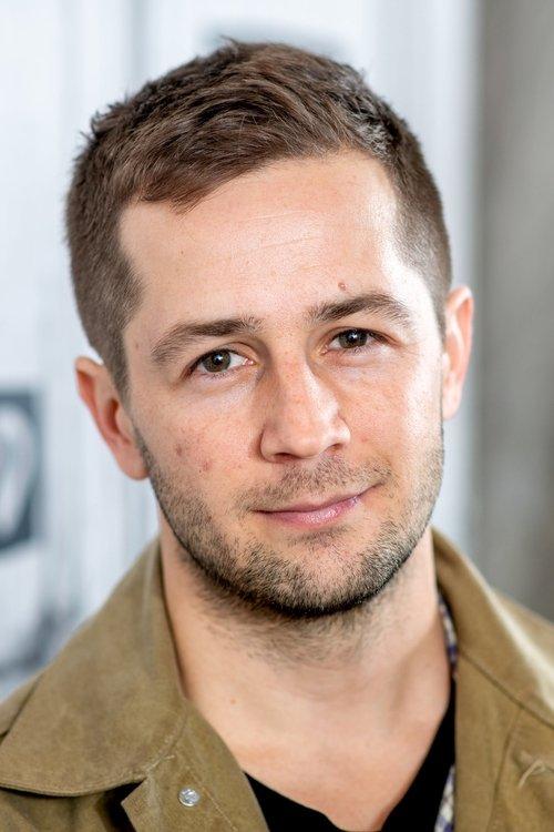 Michael Angarano fotoğrafı