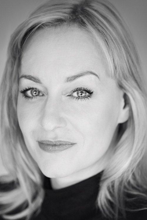 Christine Tremarco fotoğrafı