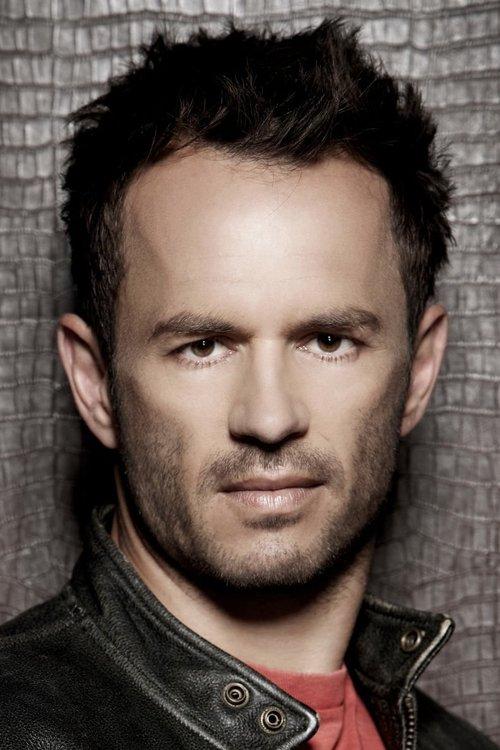 Greg Ellis fotoğrafı