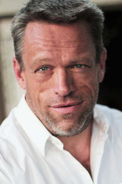 Brian Thompson fotoğrafı