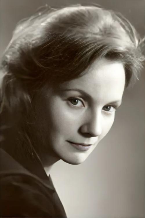 Dilys Hamlett fotoğrafı