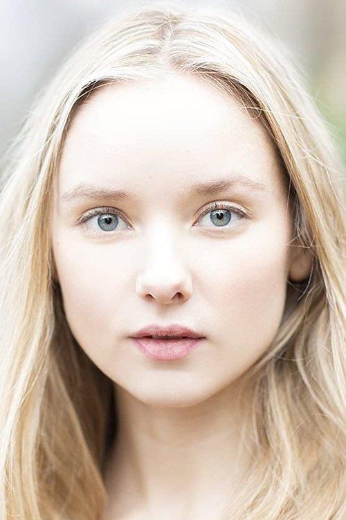 Alexandra Dowling fotoğrafı