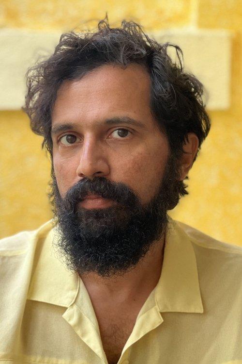 Sarang Sathaye fotoğrafı