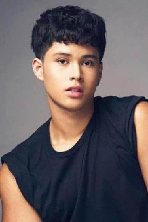 Kyle Echarri fotoğrafı