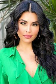 Kristal Silva fotoğrafı