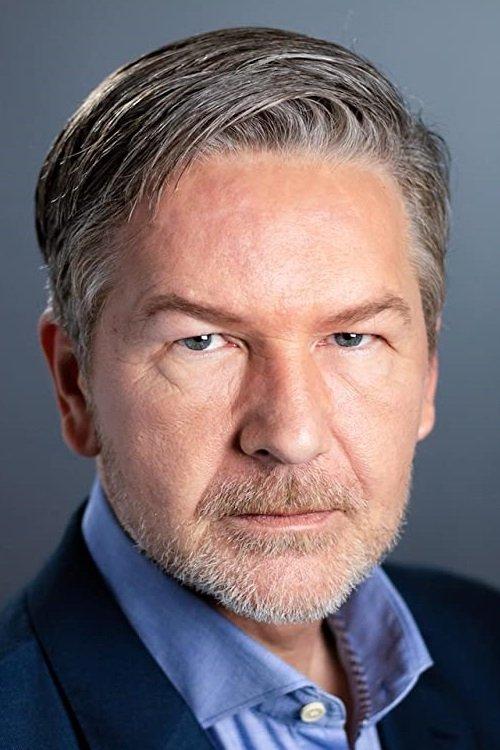 Sean Cameron Michael fotoğrafı