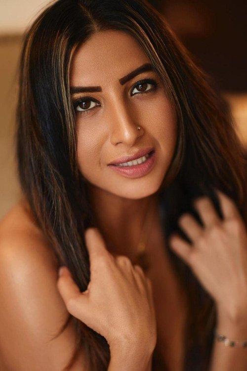 Hansi Parmar fotoğrafı