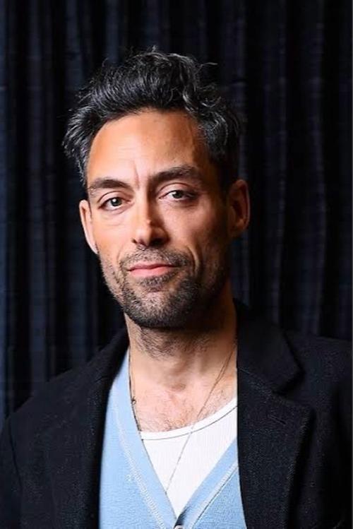 Alex Hassell fotoğrafı