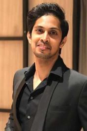 Tushar Pandey fotoğrafı