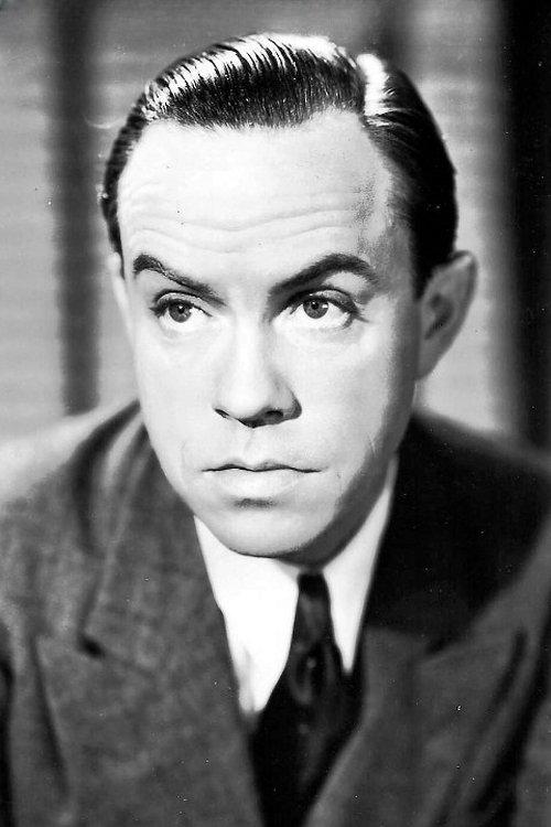 Paul Guilfoyle fotoğrafı