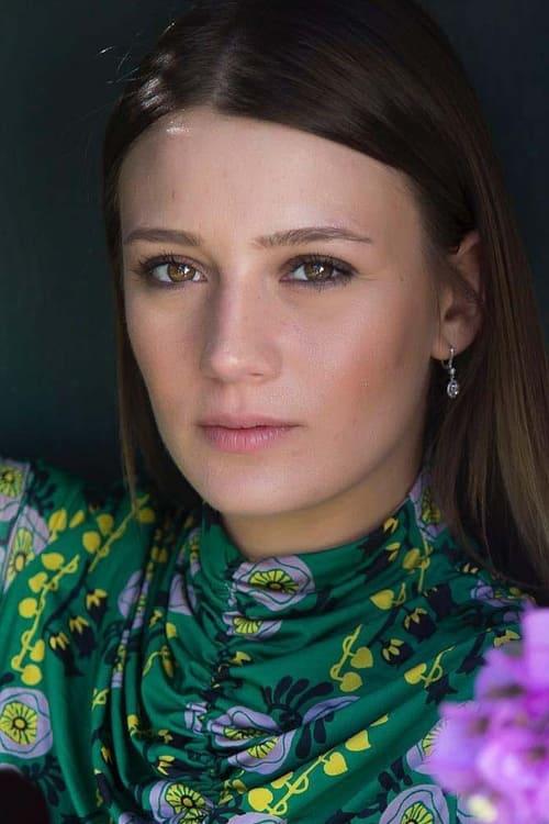 Gizem Karaca fotoğrafı