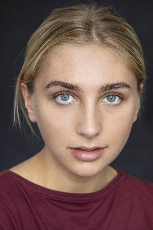 Ella Lily Hyland fotoğrafı