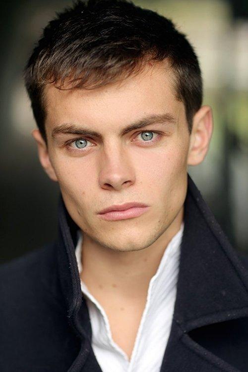 Freddy Carter fotoğrafı