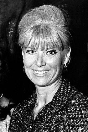 Sheila MacRae fotoğrafı