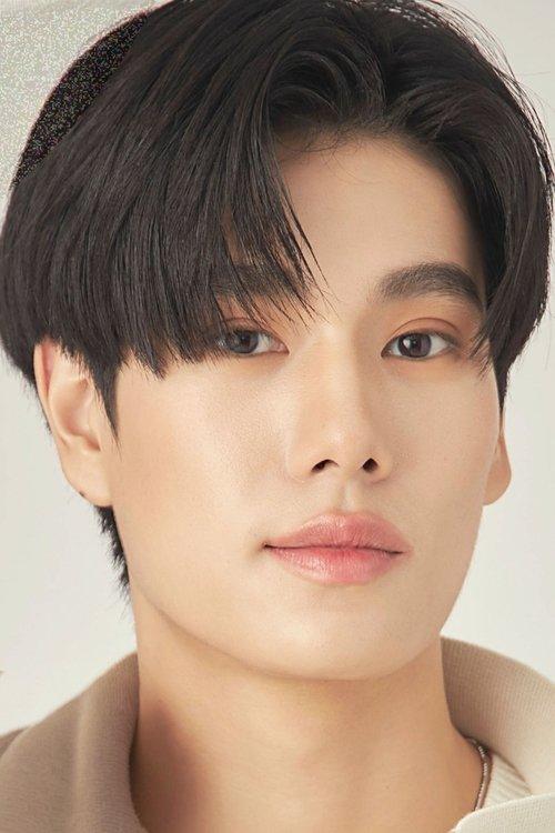 Phuwin Tangsakyuen fotoğrafı