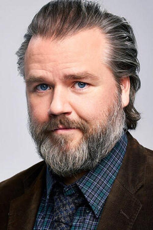 Tyler Labine fotoğrafı