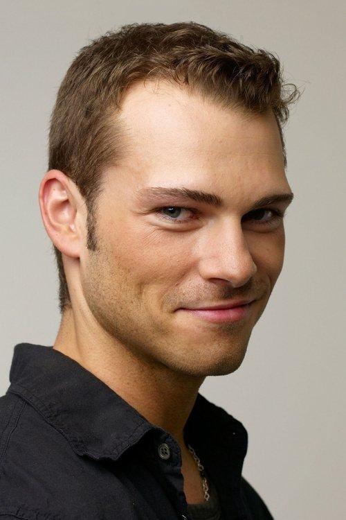 Shawn Roberts fotoğrafı