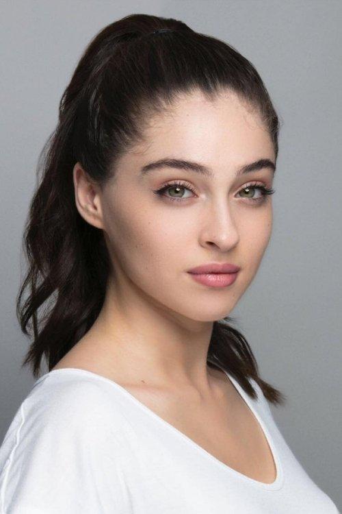 Cemre Baysel fotoğrafı