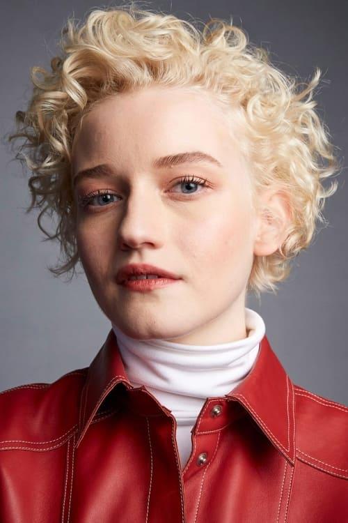 Julia Garner fotoğrafı