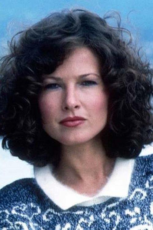 Elyssa Davalos fotoğrafı