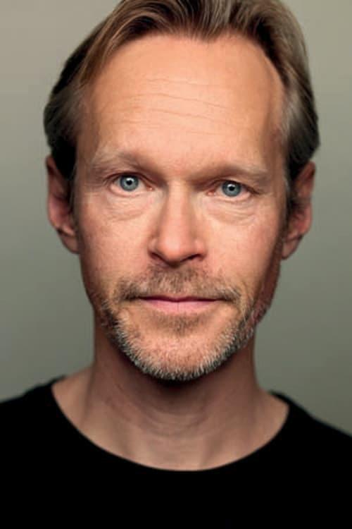Steven Mackintosh fotoğrafı