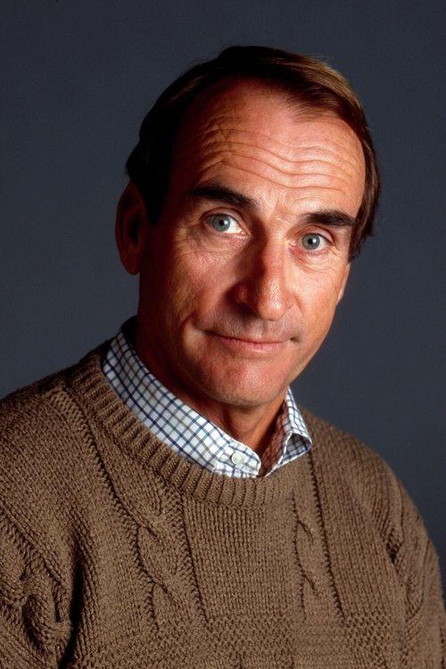 James B. Sikking fotoğrafı