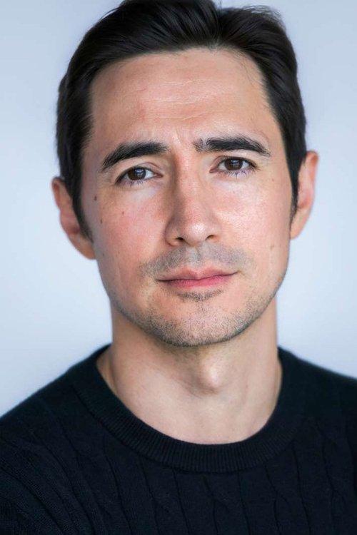 Alex Wyndham fotoğrafı